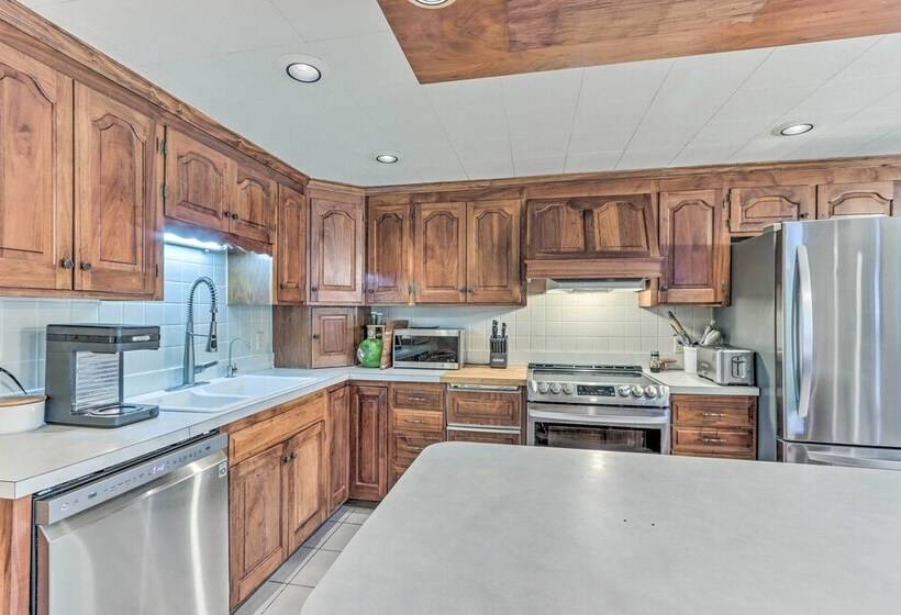 Serene Lake Of The Ozarks Retreat W/ Private Dock!