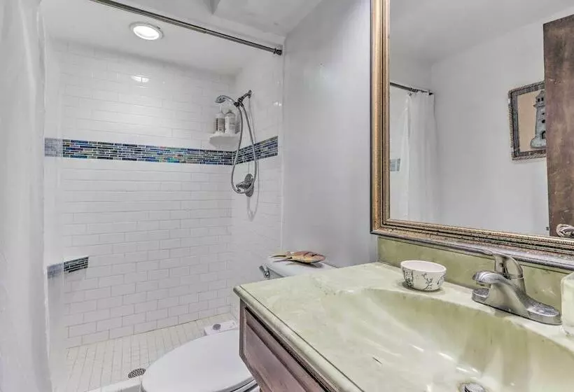 Serene Lake Of The Ozarks Retreat W/ Private Dock!