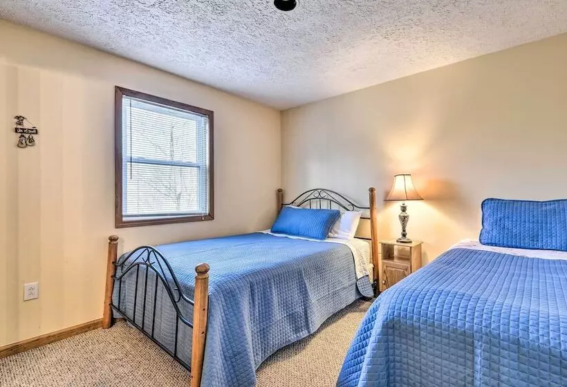 Ski In/ski Out Ghent Cabin W/ Mountain Views!