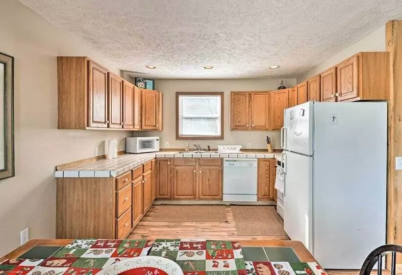 Ski In/ski Out Ghent Cabin W/ Mountain Views!