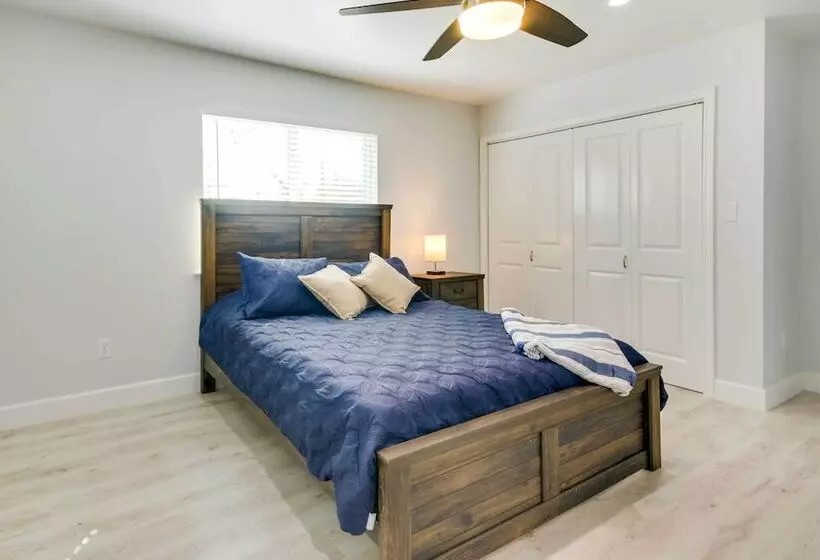 Spacious San Jacinto River Home W/ Waterfront Deck