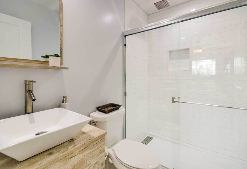 Spacious San Jacinto River Home W/ Waterfront Deck