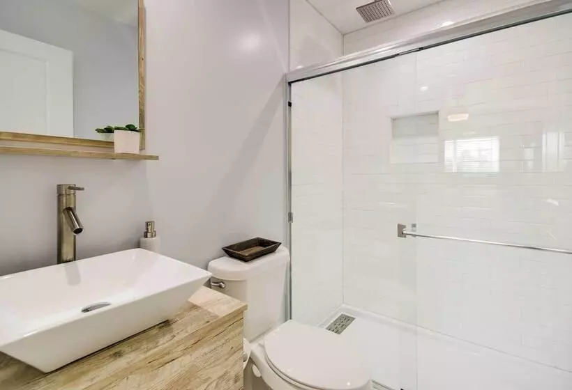 Spacious San Jacinto River Home W/ Waterfront Deck