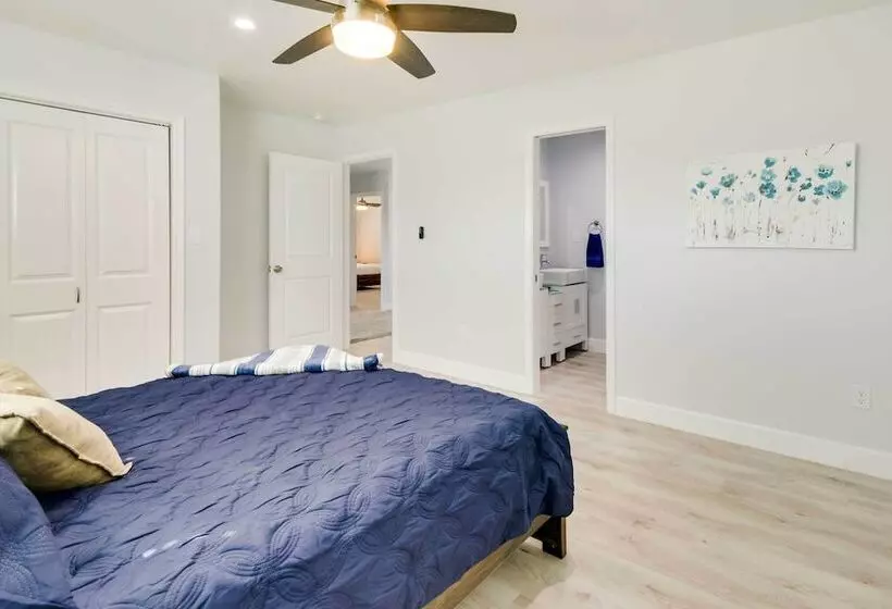 Spacious San Jacinto River Home W/ Waterfront Deck