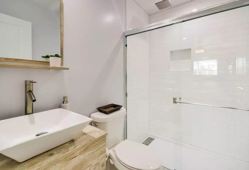 Spacious San Jacinto River Home W/ Waterfront Deck