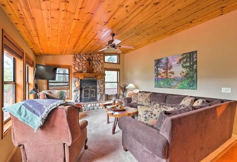 Strawberry Hideaway In The Pines W/ Hot Tub!