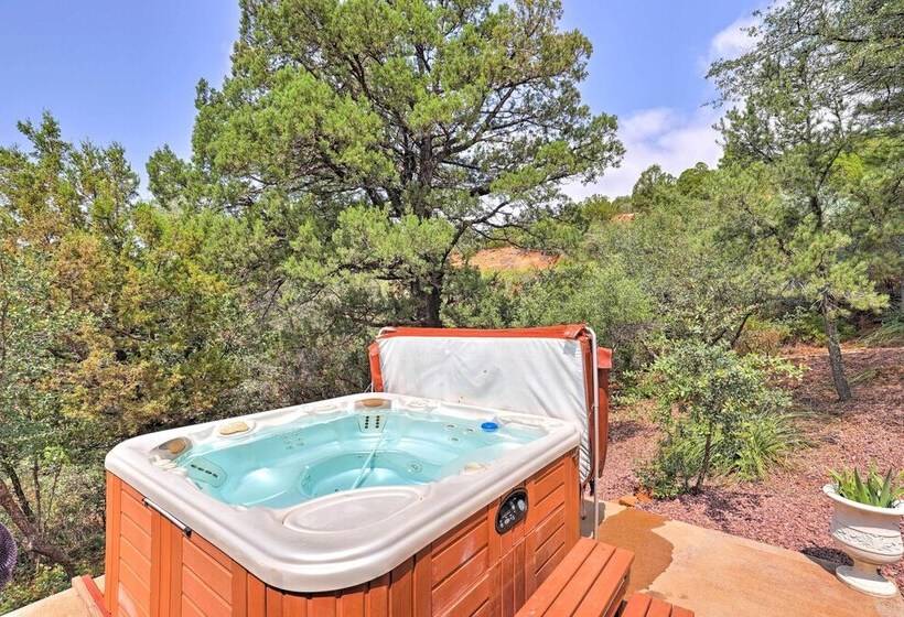 Strawberry Hideaway In The Pines W/ Hot Tub!