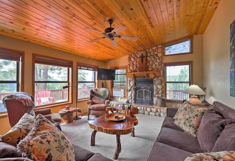 Strawberry Hideaway In The Pines W/ Hot Tub!