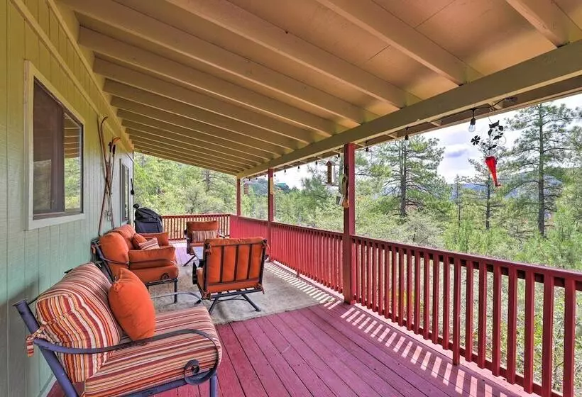 Strawberry Hideaway In The Pines W/ Hot Tub!