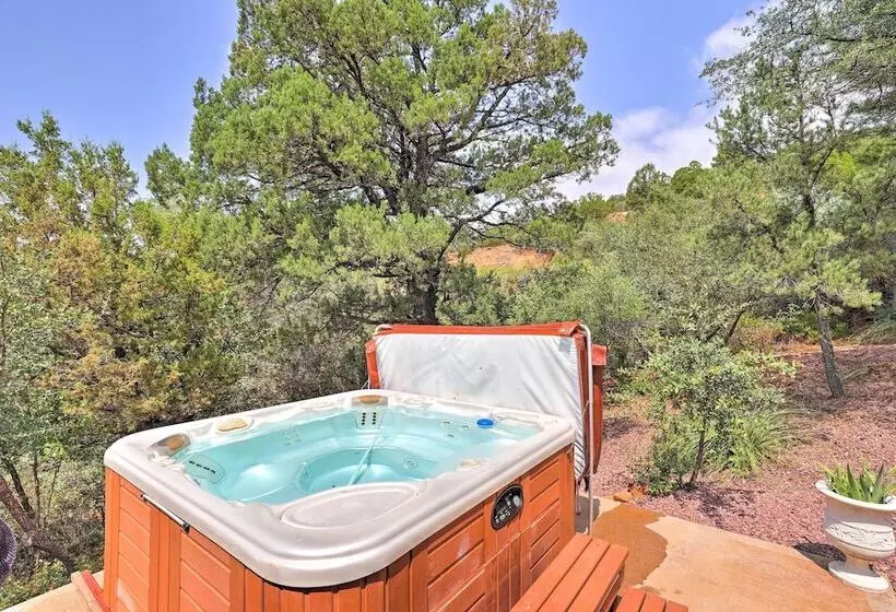 Strawberry Hideaway In The Pines W/ Hot Tub!