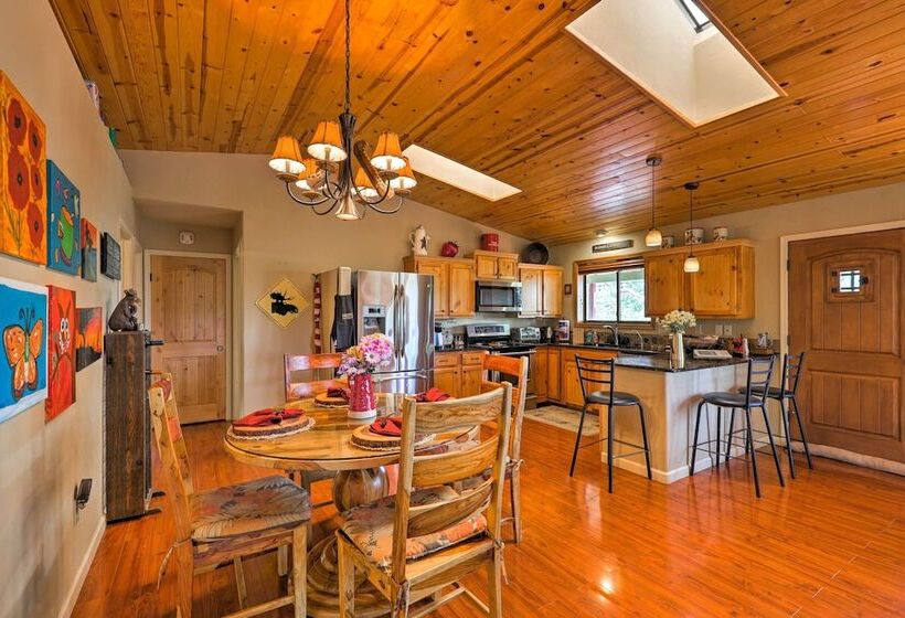 Strawberry Hideaway In The Pines W/ Hot Tub!