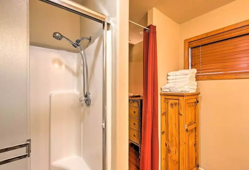 Strawberry Hideaway In The Pines W/ Hot Tub!