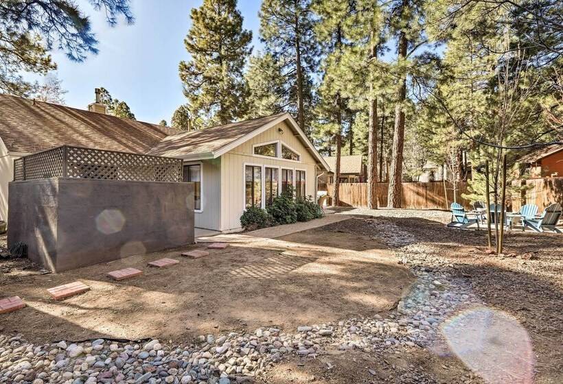 Stylish Flagstaff Hideaway W/ Hot Tub & Fire Pit!