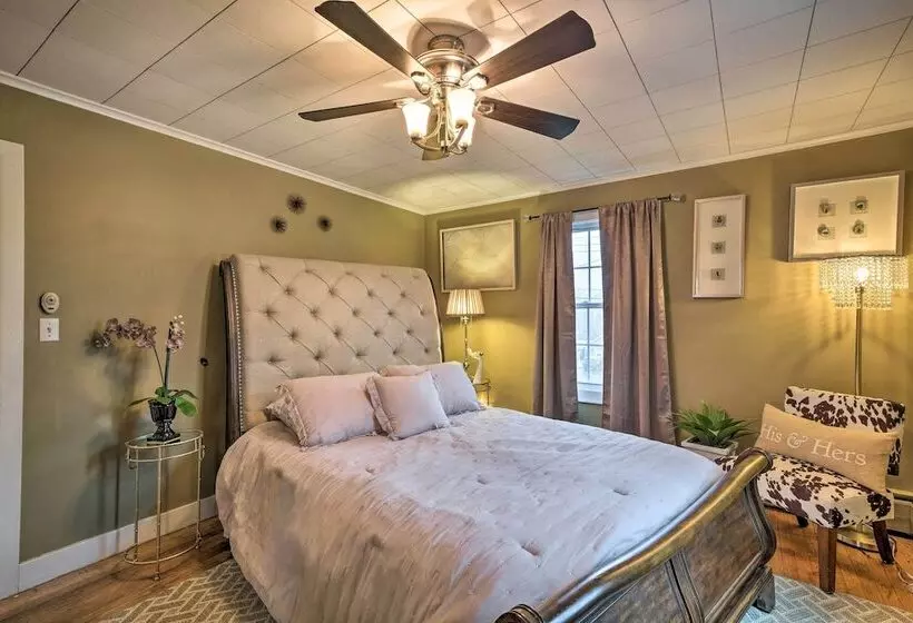 Stylish Suburban Getaway, 10 Miles To Royal Mtn!