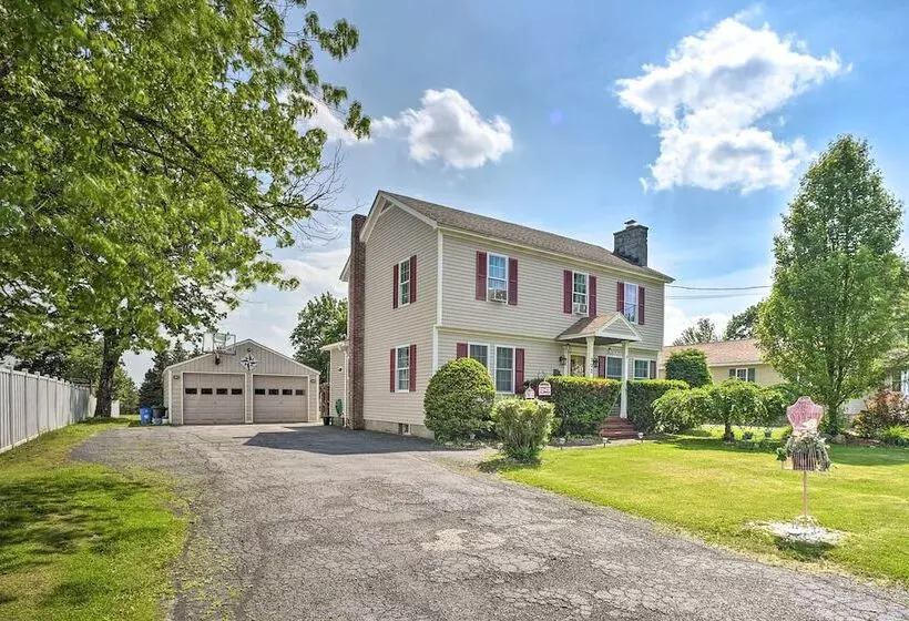 Stylish Suburban Getaway, 10 Miles To Royal Mtn!