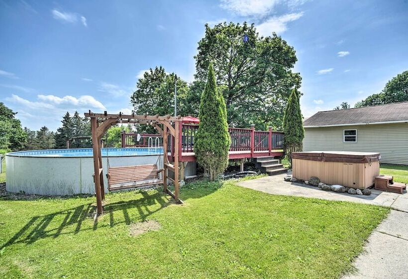 Stylish Suburban Getaway, 10 Miles To Royal Mtn!