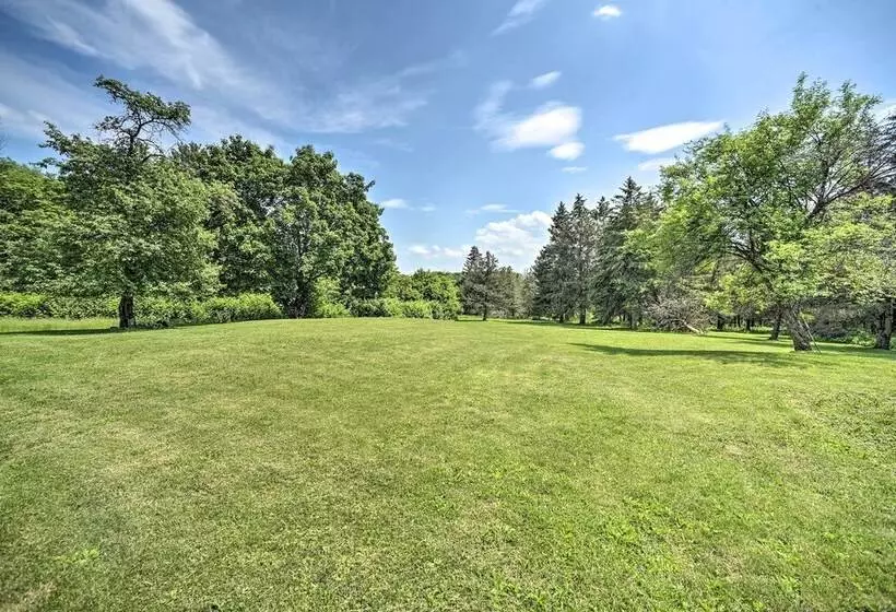 Stylish Suburban Getaway, 10 Miles To Royal Mtn!