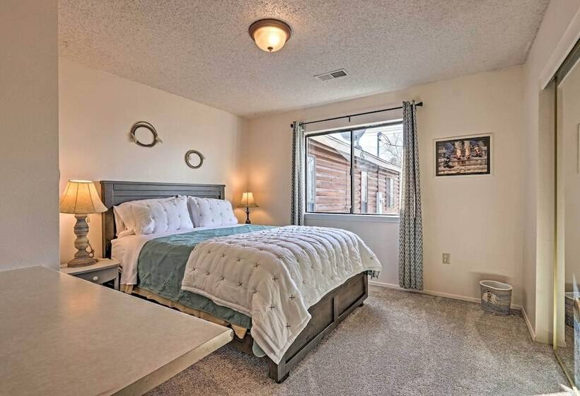 The Eagar House  White Mountains Gem W/ Views!