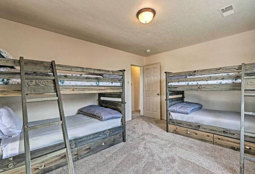 The Eagar House  White Mountains Gem W/ Views!