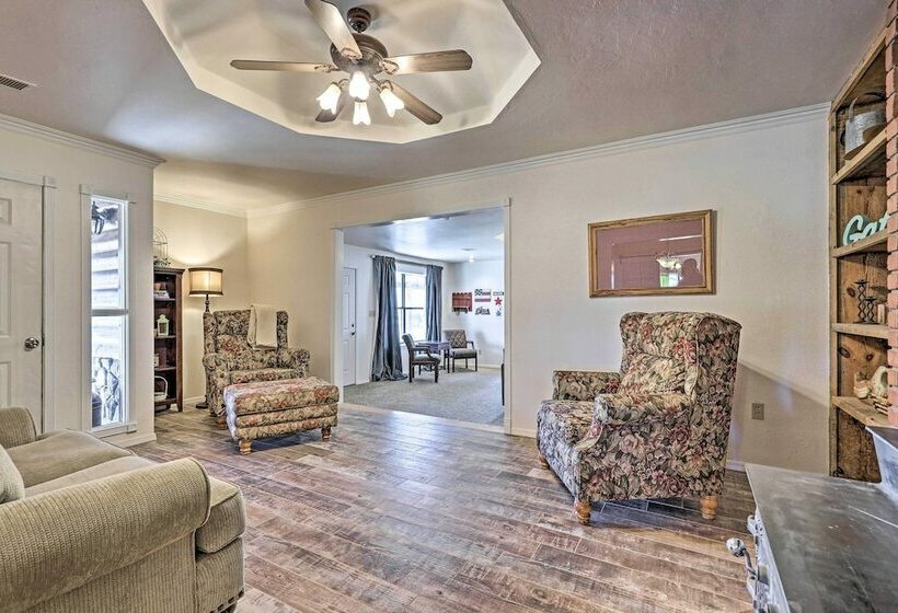 The Eagar House  White Mountains Gem W/ Views!