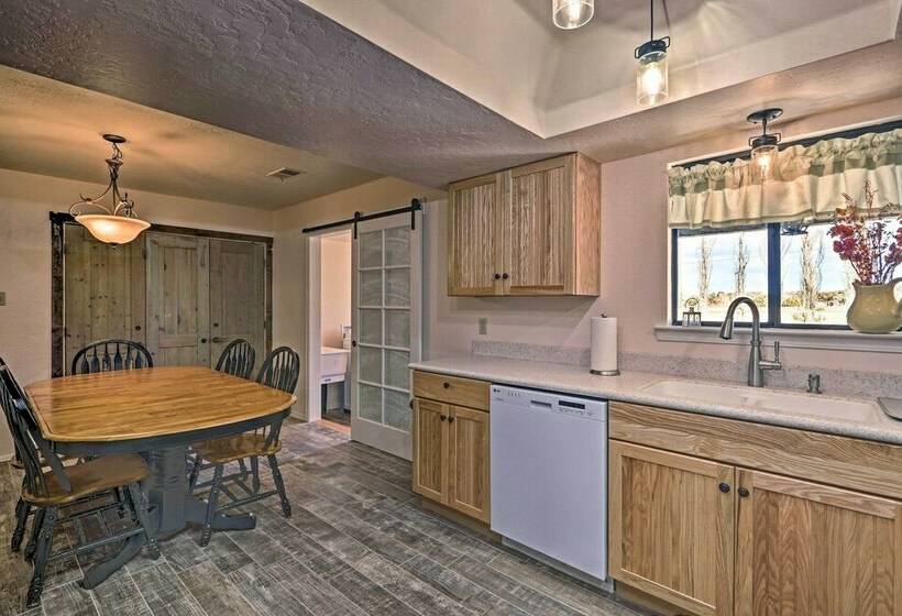 The Eagar House  White Mountains Gem W/ Views!