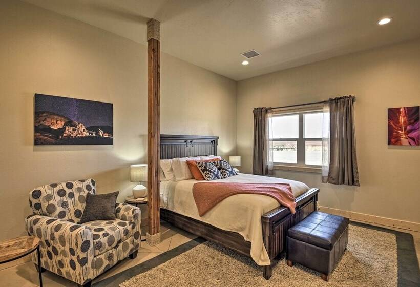 Unique Cortez Family Getaway W/ Mountain Views!