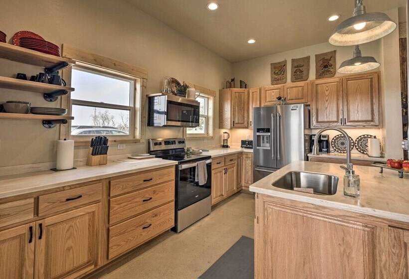 Unique Cortez Family Getaway W/ Mountain Views!