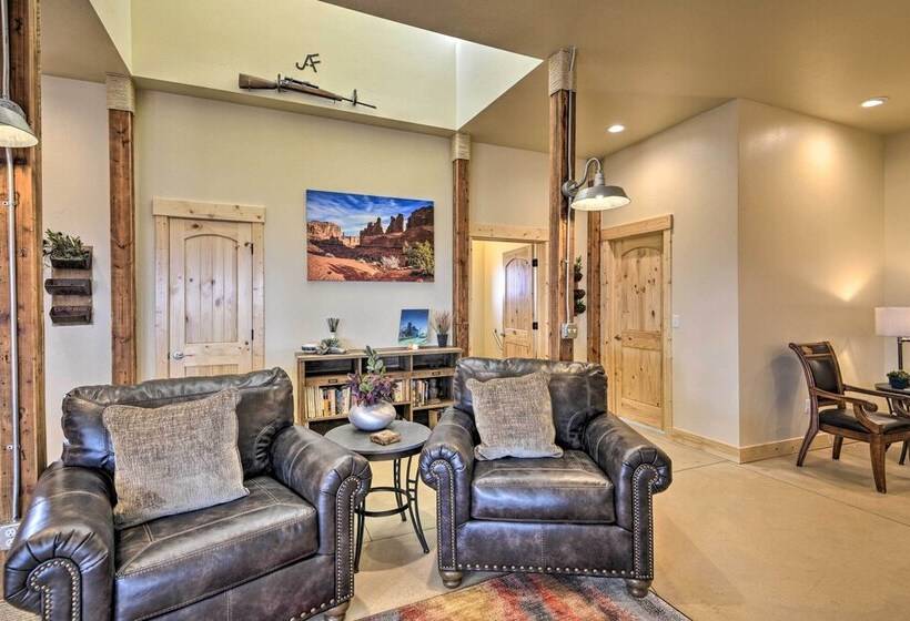 Unique Cortez Family Getaway W/ Mountain Views!