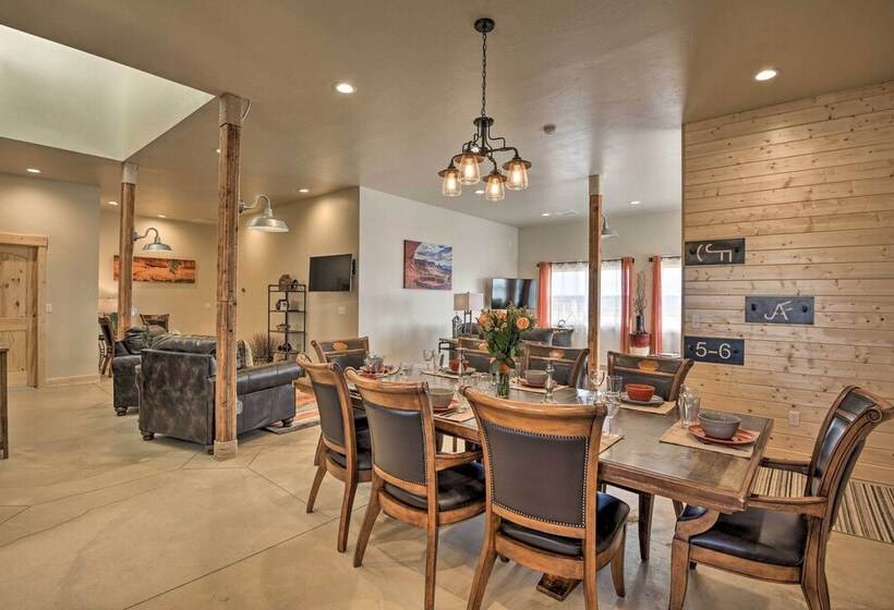 Unique Cortez Family Getaway W/ Mountain Views!