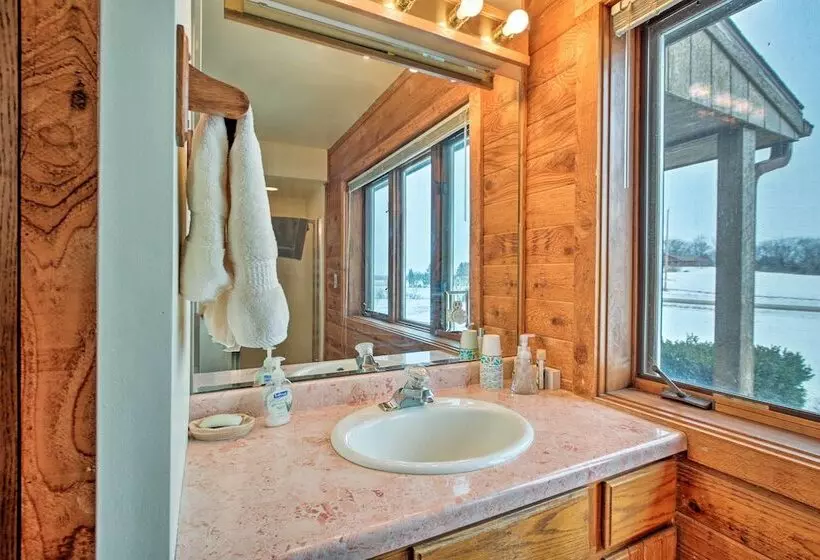 Updated Cabin On 7 Acres   Day Trip To Lake Geneva