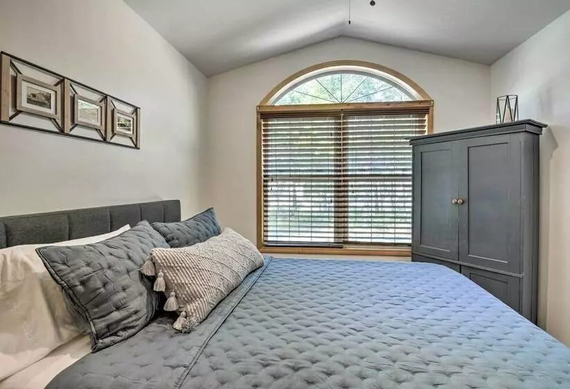 Upscale Family Cottage < 1 Mi To Higgins Lake