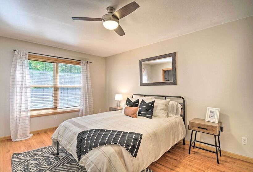 Upscale Family Cottage < 1 Mi To Higgins Lake