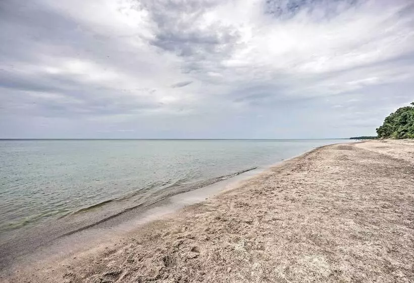 Upscale Family Retreat W/ Fire Pit, Walk To Beach!