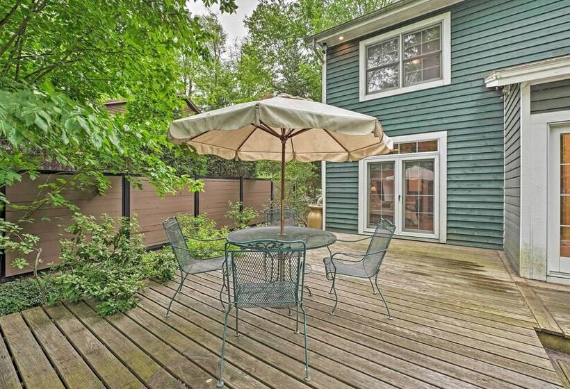 Upscale Family Retreat W/ Fire Pit, Walk To Beach!