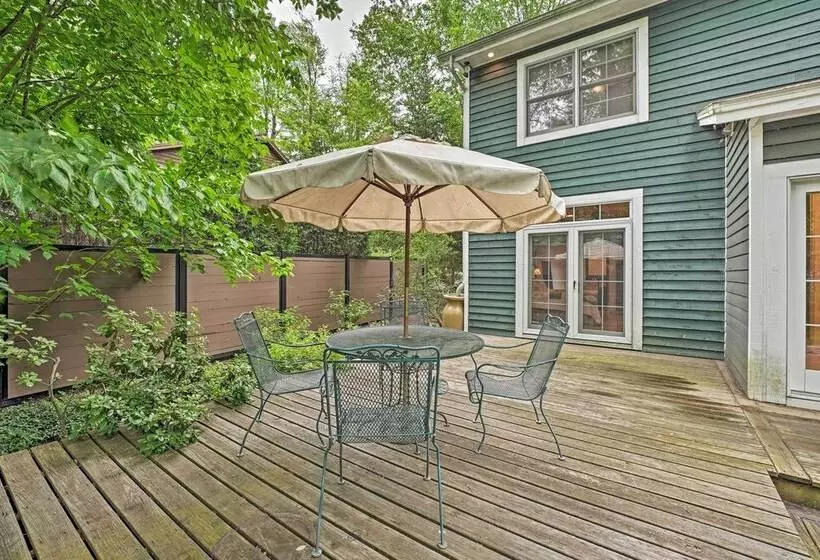 Upscale Family Retreat W/ Fire Pit, Walk To Beach!