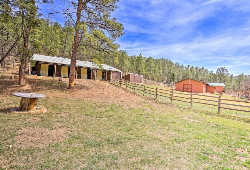 Wyoming Nature Retreat: 19 Mi To Devils Tower