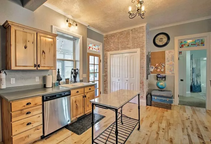 Beautiful Downtown House < 3 Miles To Hiking & Usu