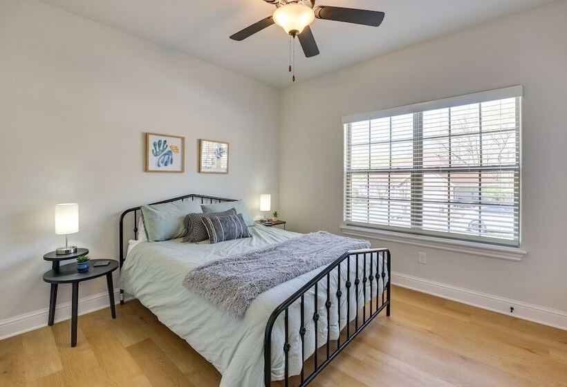 Biking Haven: Charming Bella Vista Home W/ Games!