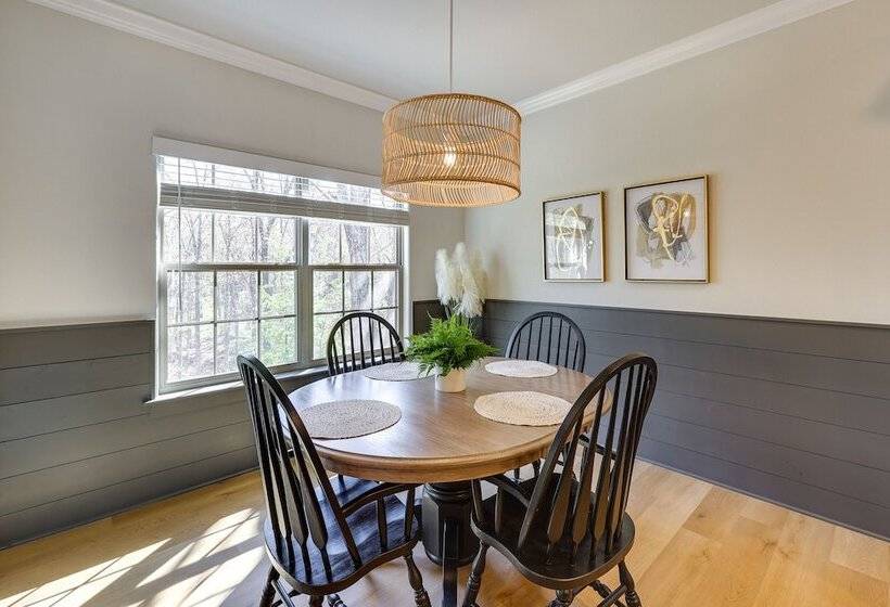 Biking Haven: Charming Bella Vista Home W/ Games!