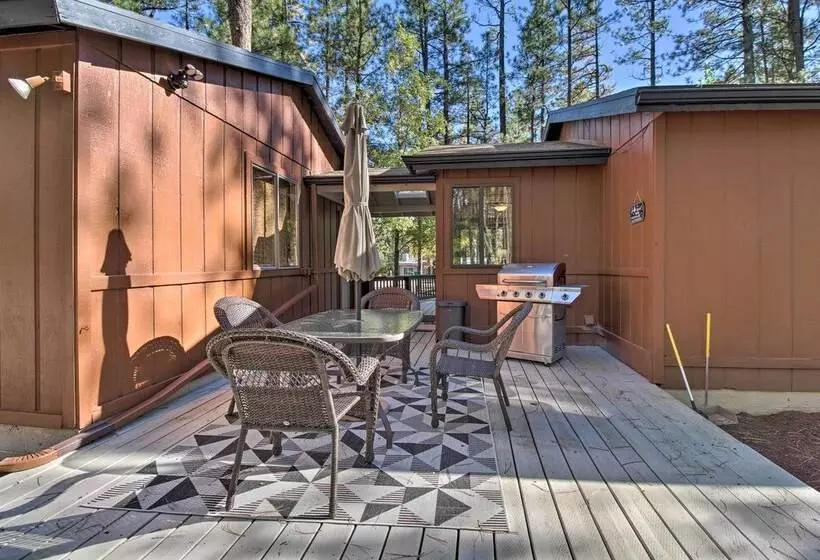 Fireplace, Deck & Grill: Pinetop Cabin Rental!