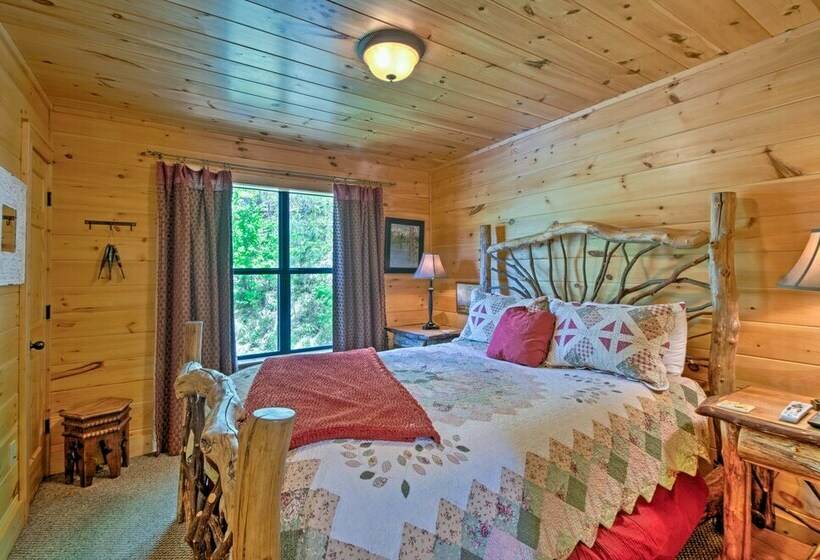 Mins From Polar Express Train: Bryson City Cabin!