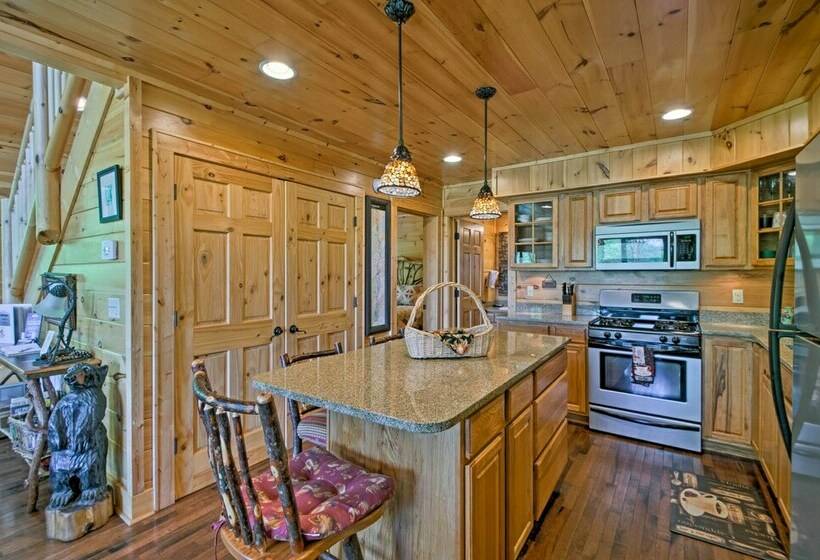 Mins From Polar Express Train: Bryson City Cabin!