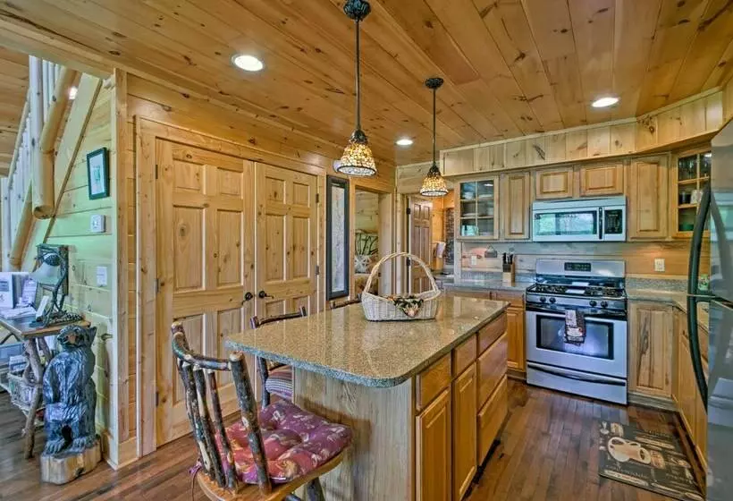 Mins From Polar Express Train: Bryson City Cabin!