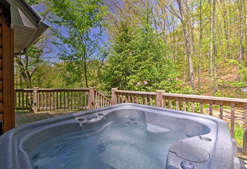 Mins From Polar Express Train: Bryson City Cabin!