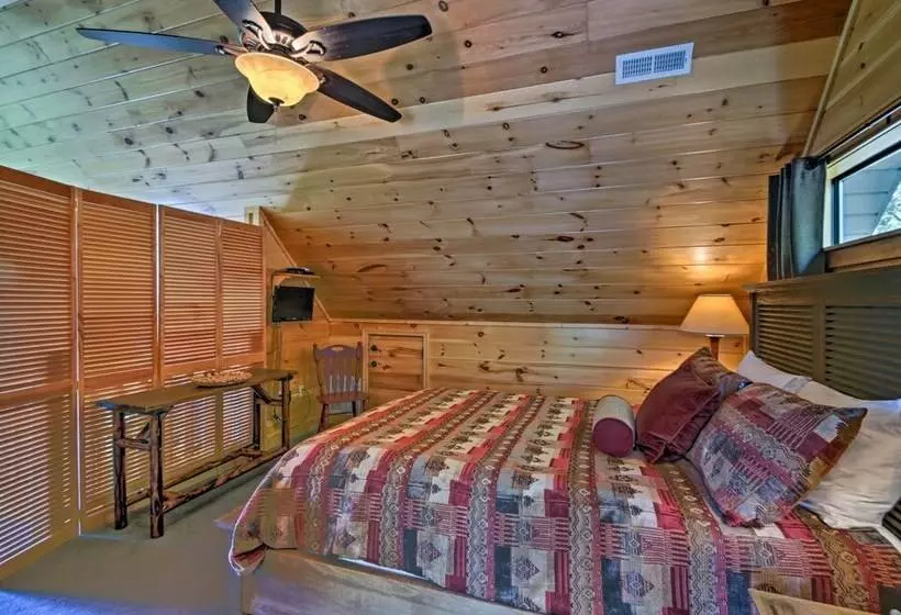 Mins From Polar Express Train: Bryson City Cabin!