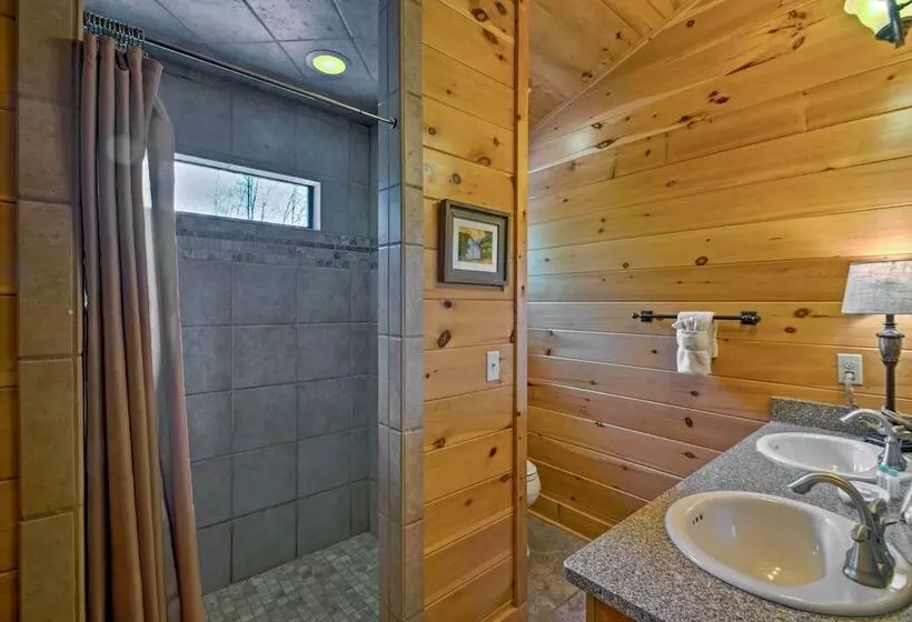 Mins From Polar Express Train: Bryson City Cabin!