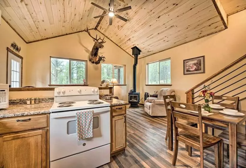 Cabin At The Little Ranch : Hiking On Site!