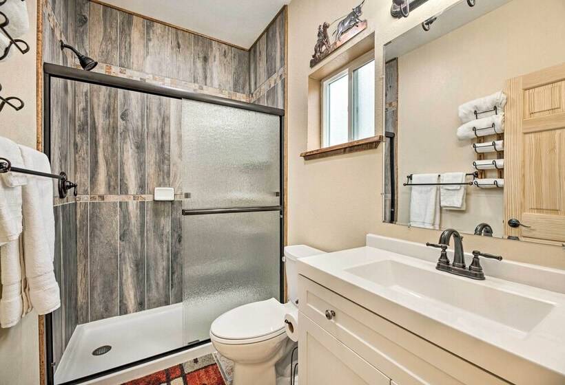 Cabin At The Little Ranch : Hiking On Site!