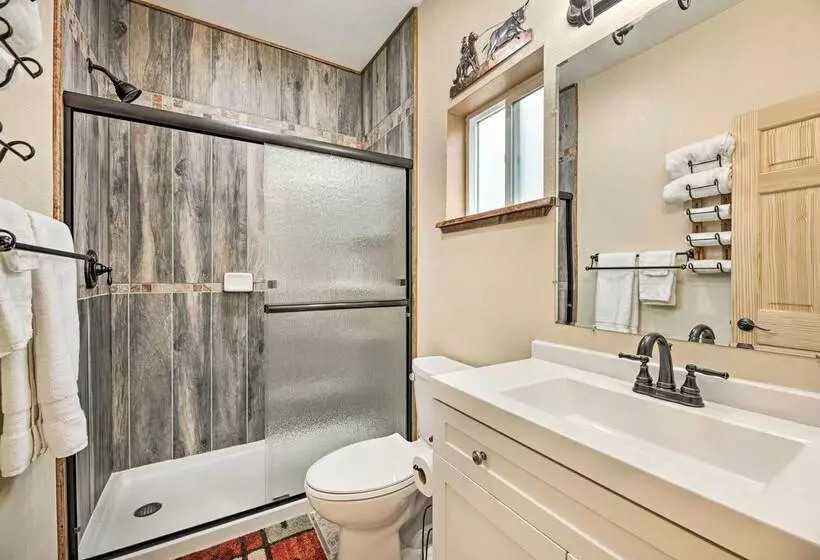 Cabin At The Little Ranch : Hiking On Site!