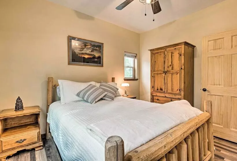 Cabin At The Little Ranch : Hiking On Site!